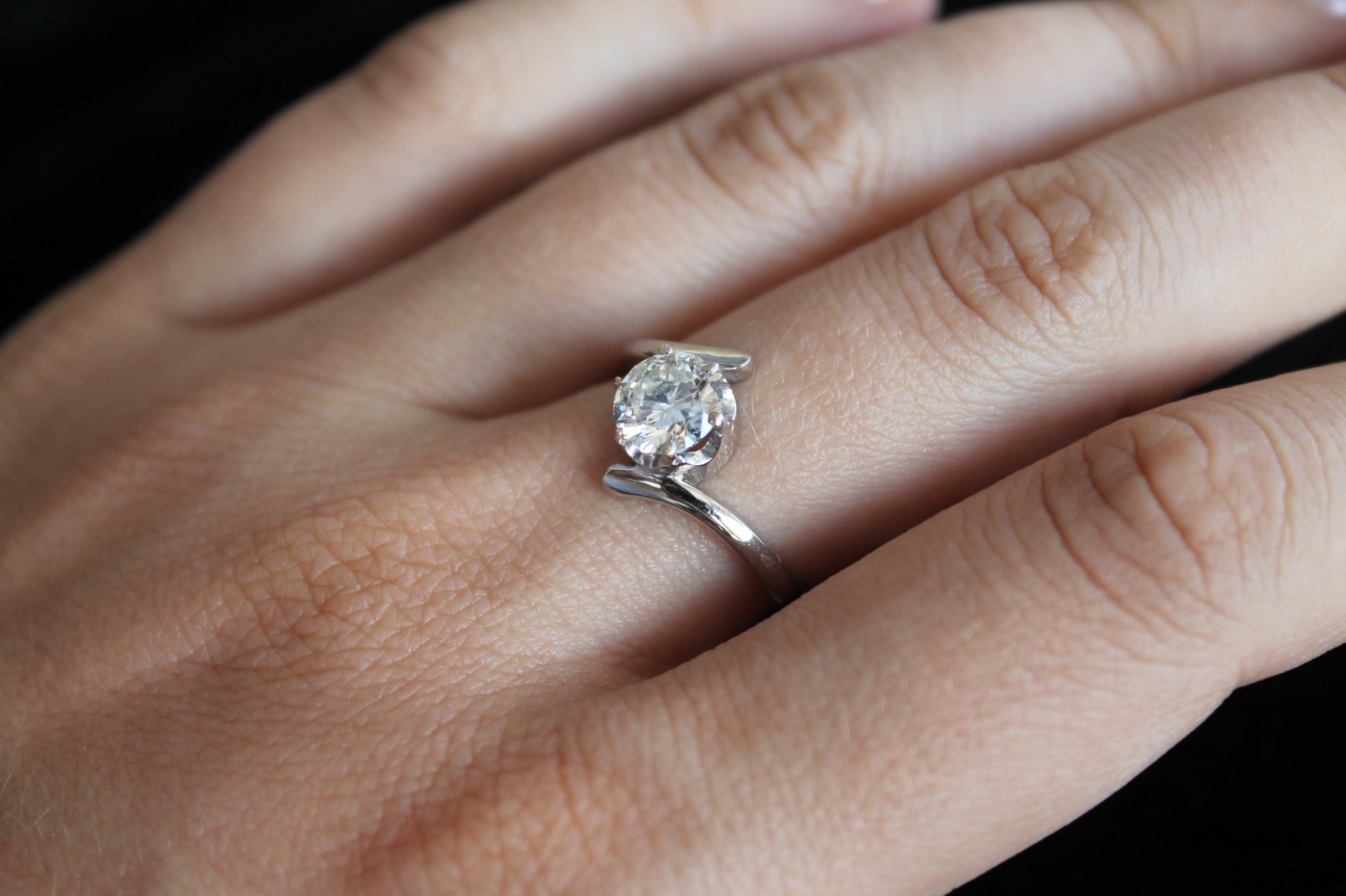 1 Carat Round Cut Solitaire Diamond Ring With Bent Sides | 14k White Gold | Engagement Ring