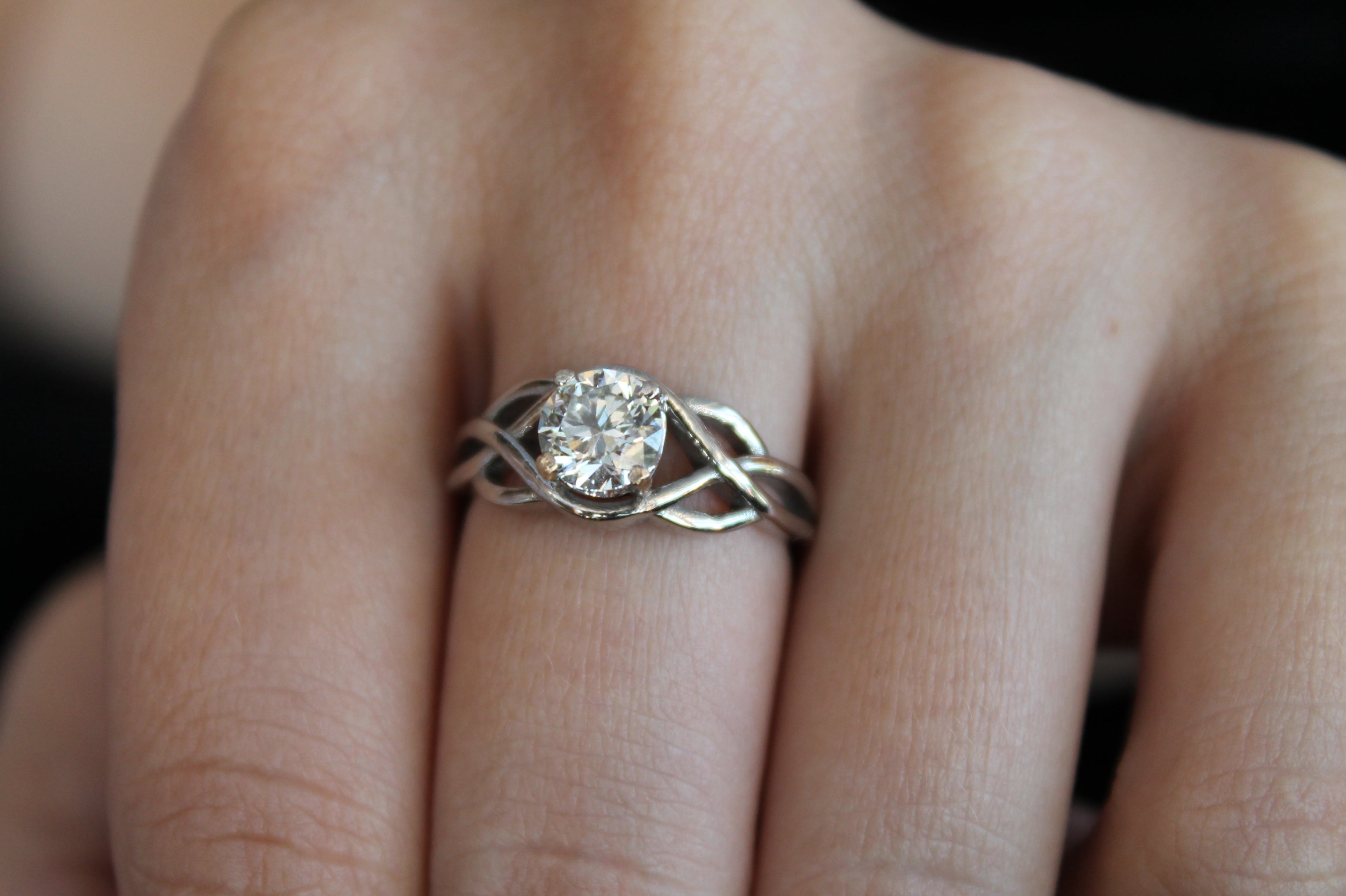 1 Carat Round Cut Solitaire Diamond Ring With Triple Twist Sides | 14k White Gold | Engagement Ring