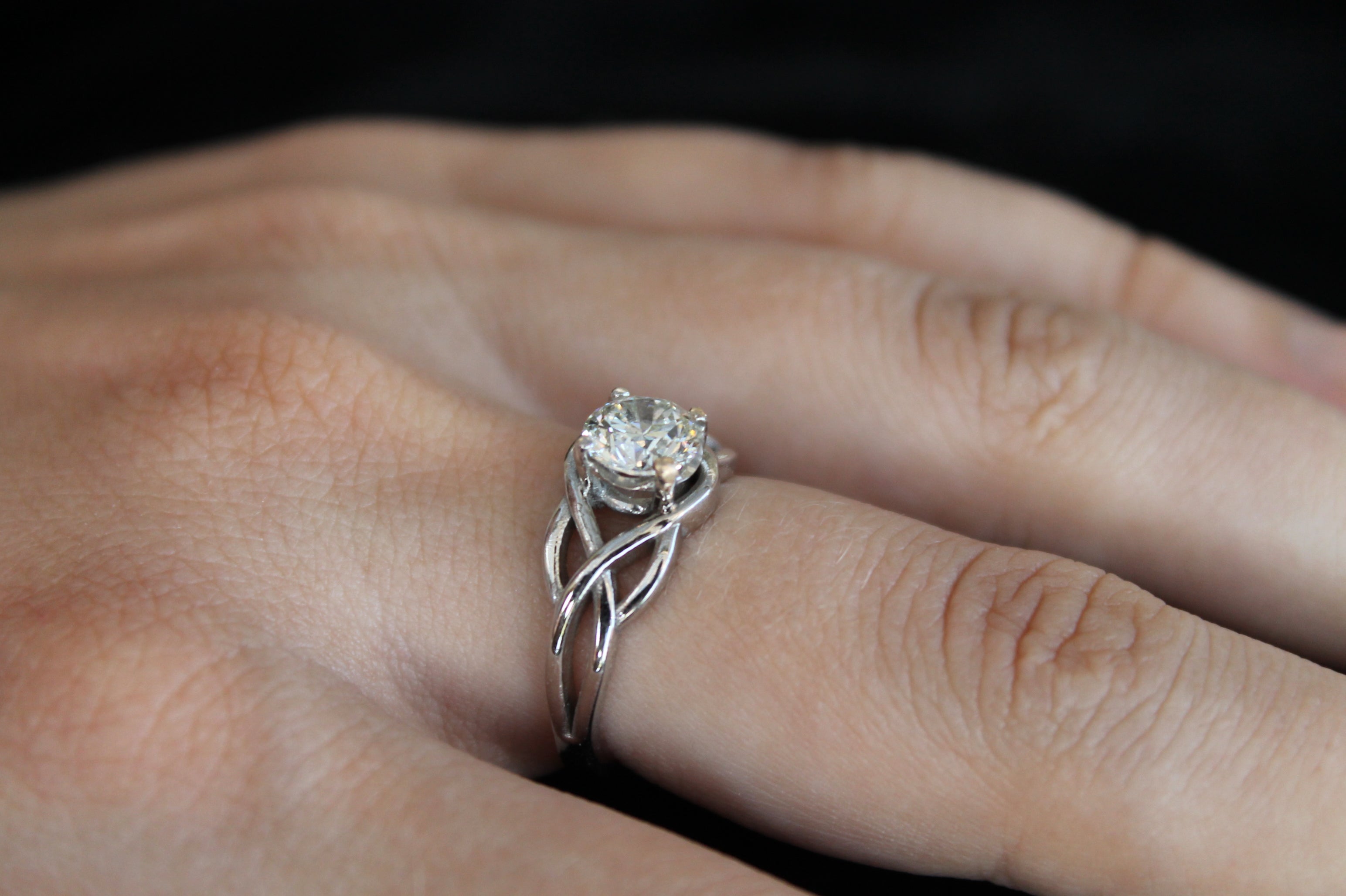 1 Carat Round Cut Solitaire Diamond Ring With Triple Twist Sides | 14k White Gold | Engagement Ring