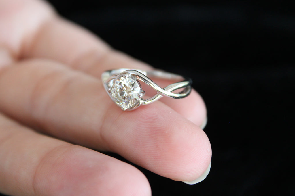 1 Carat Round Cut Solitaire Diamond Ring With Double Twist Sides | 14k White Gold | Engagement Ring