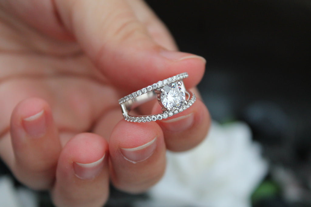 1 Carat Round Cut Diamond Ring With Split Sides | 14k White Gold | Engagement Ring