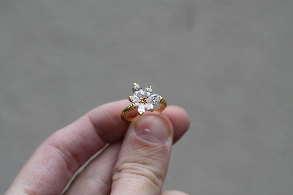 2.1 Carat Diamond Flower Ring | 14k Yellow Gold | Engagement Ring