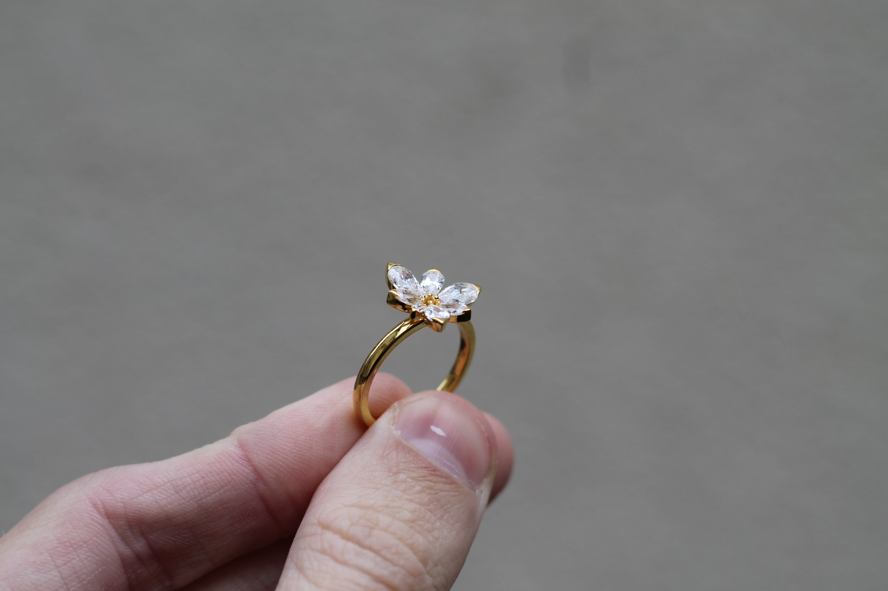 2.1 Carat Diamond Flower Ring | 14k Yellow Gold | Engagement Ring