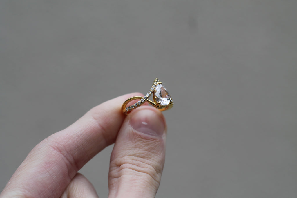 1 Carat Pear Cut Center Diamond Twist Ring | 14k Yellow Gold | Engagement Ring