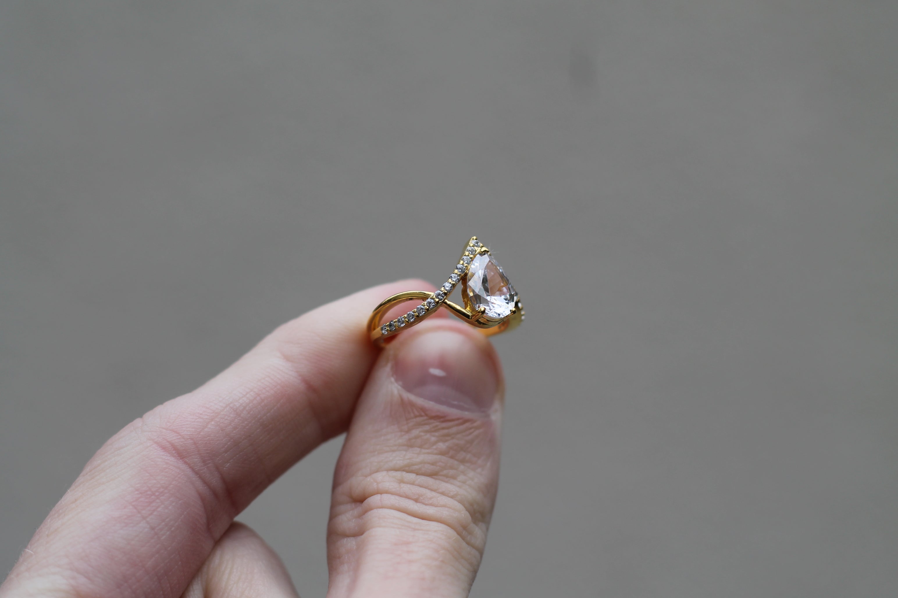 1 Carat Pear Cut Center Diamond Twist Ring | 14k Yellow Gold | Engagement Ring