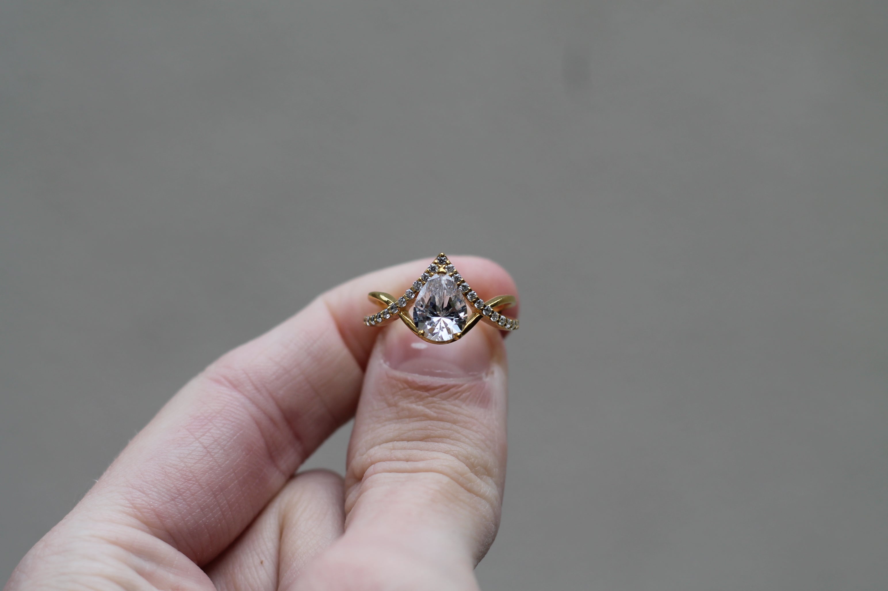 1 Carat Pear Cut Center Diamond Twist Ring | 14k Yellow Gold | Engagement Ring