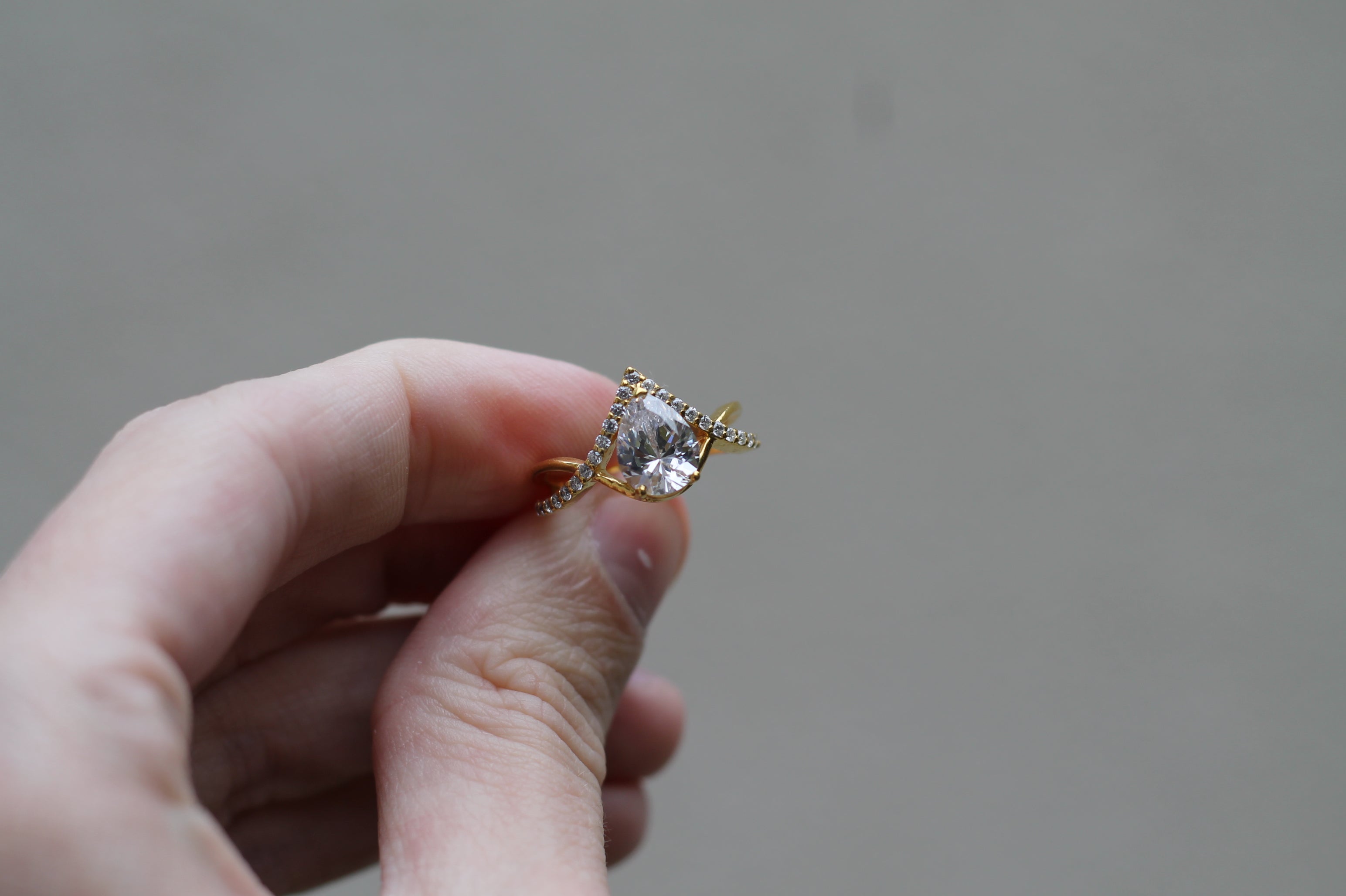 1 Carat Pear Cut Center Diamond Twist Ring | 14k Yellow Gold | Engagement Ring
