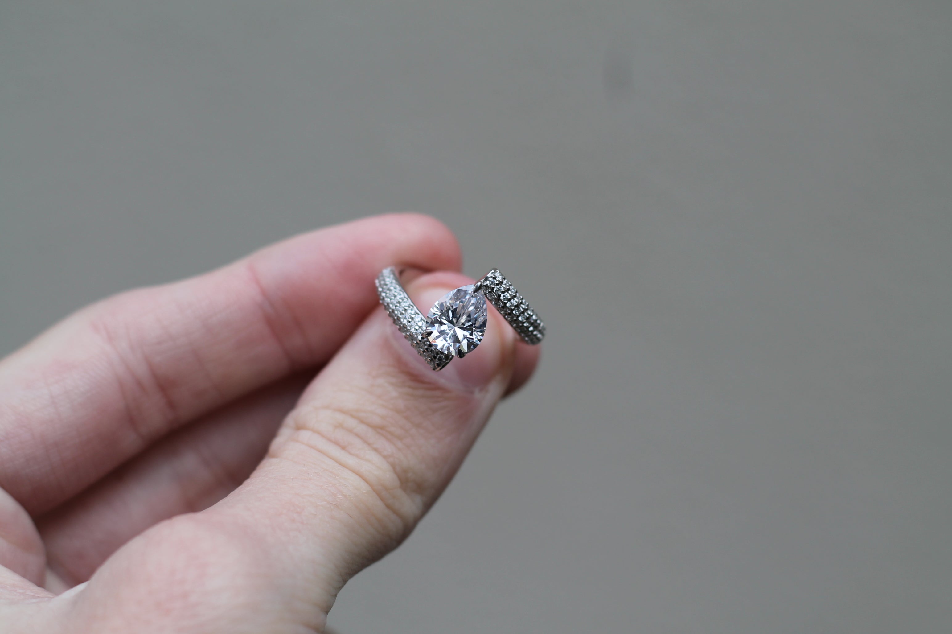 1 Carat Pear Cut Diamond Center Symmetric "Ghost" Hold Ring | 14k White Gold | Engagement Ring