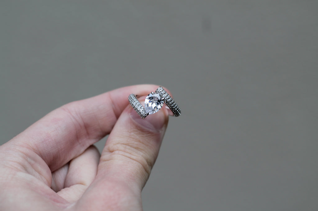 1 Carat Pear Cut Diamond Center Symmetric "Ghost" Hold Ring | 14k White Gold | Engagement Ring