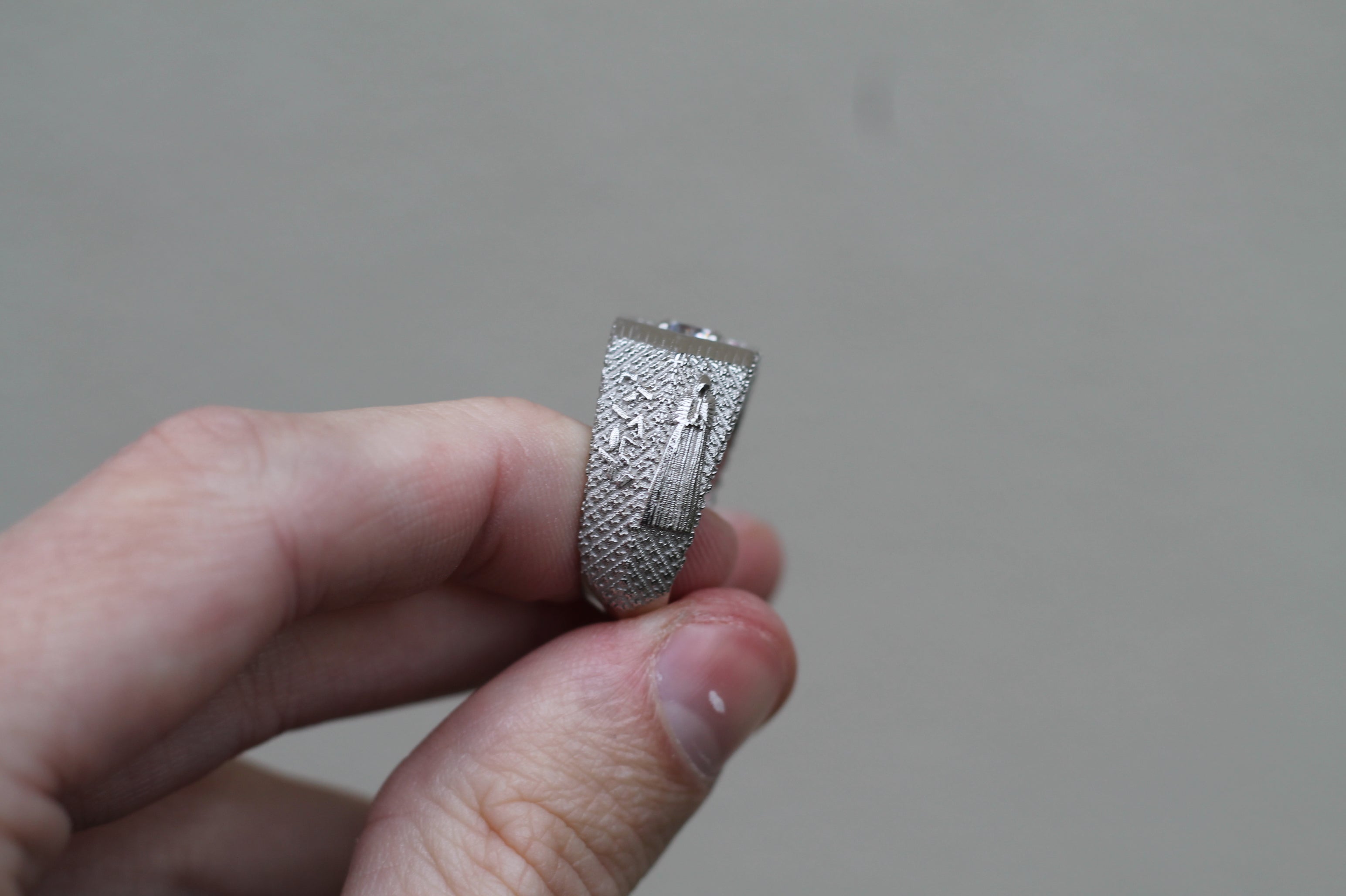 1 Carat Round Diamond "Knight" Ring | 14k White Gold | Statement Ring
