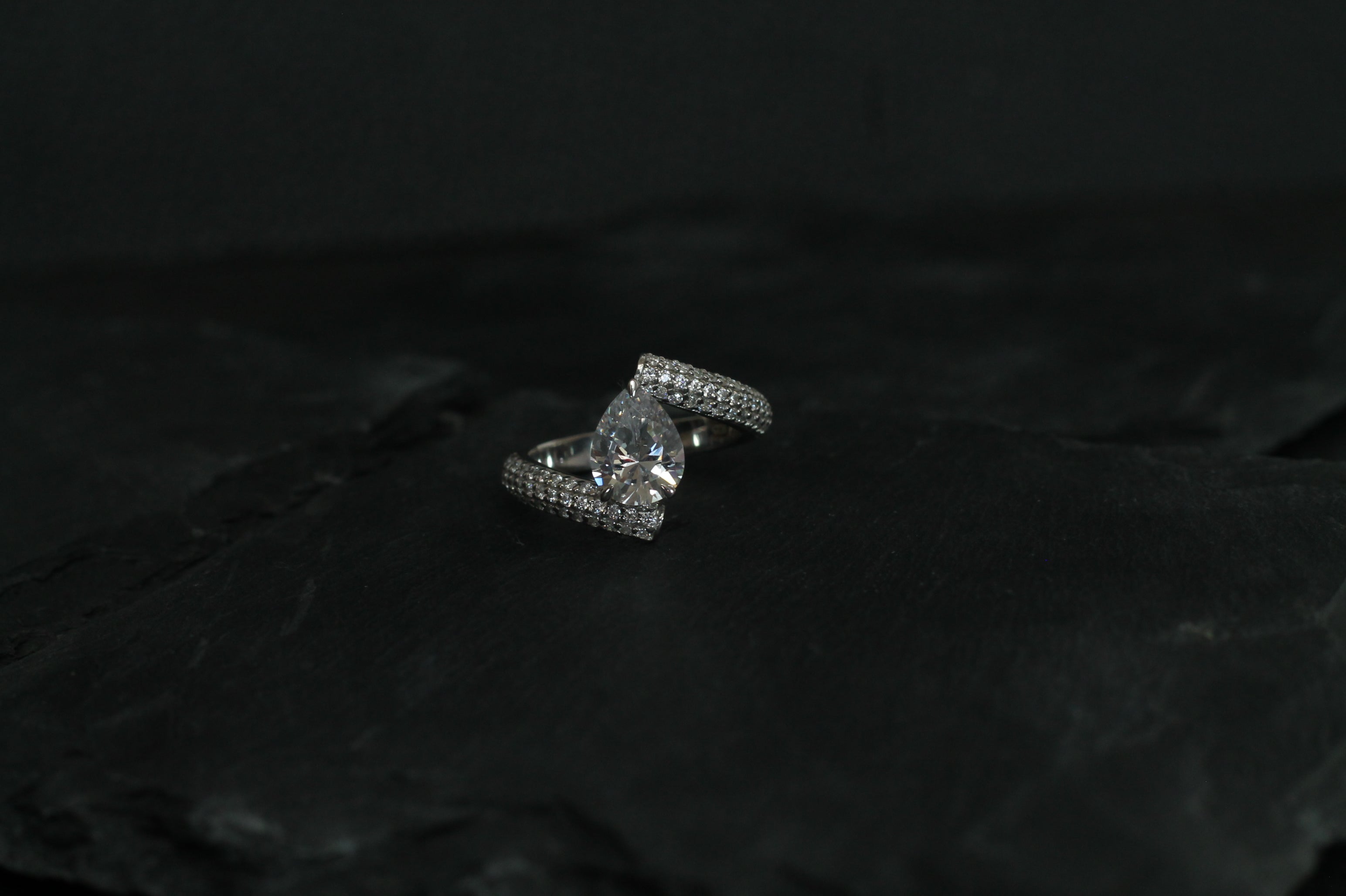 1 Carat Pear Cut Diamond Center Symmetric "Ghost" Hold Ring | 14k White Gold | Engagement Ring