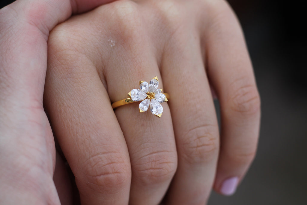 2.1 Carat Diamond Flower Ring | 14k Yellow Gold | Engagement Ring