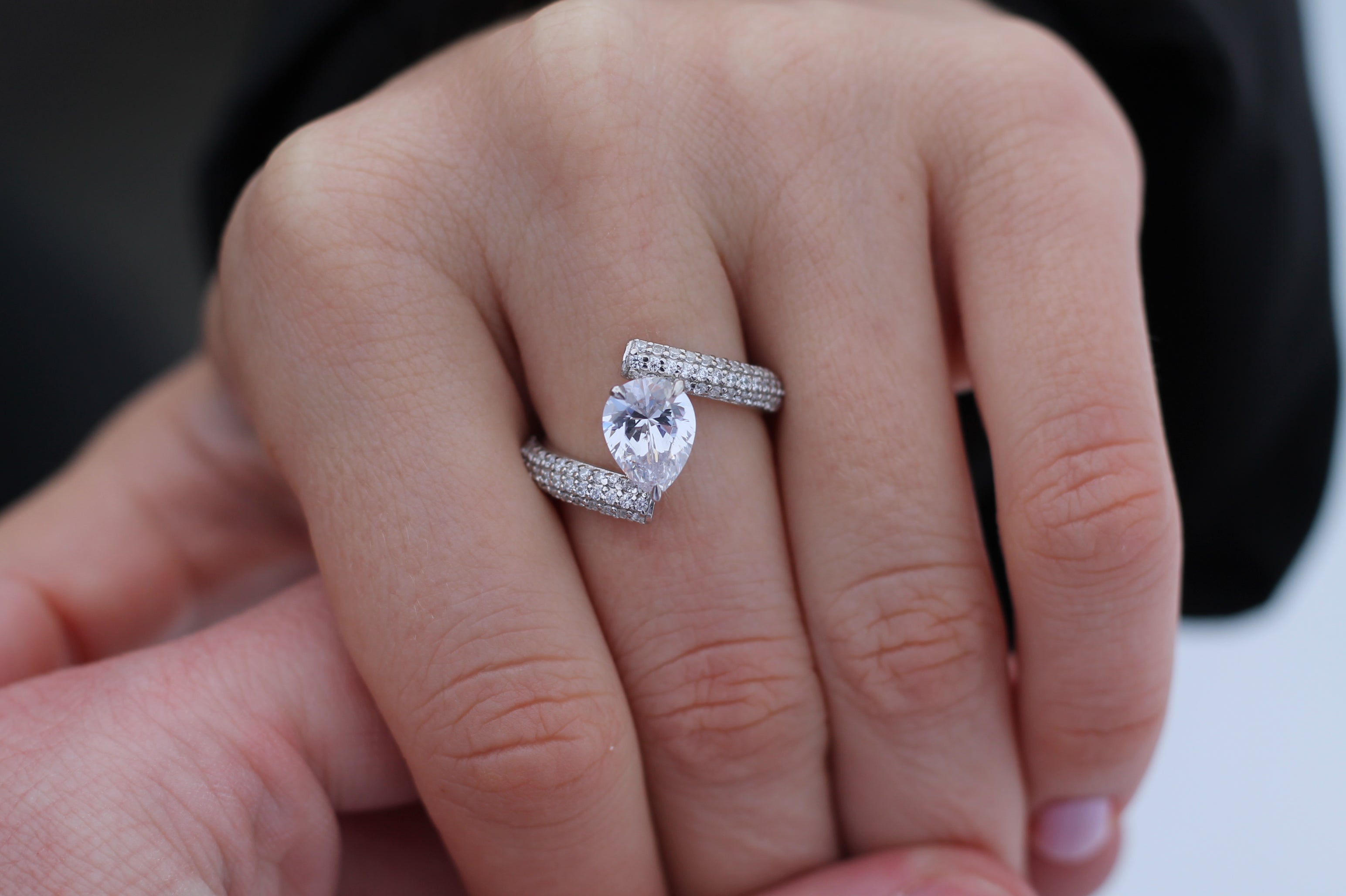 1 Carat Pear Cut Diamond Center Symmetric "Ghost" Hold Ring | 14k White Gold | Engagement Ring