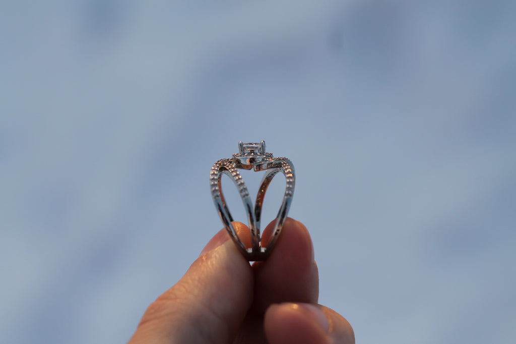 1 Carat Round Cut Center Diamond "Strings" Ring | 14k White Gold | Statement Ring