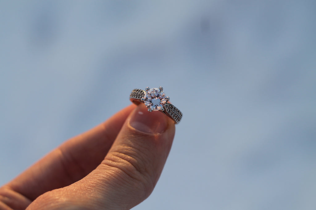 1 Carat Round Cut Solitaire Diamond Ring With Double Line Shoulders | 14k White Gold | Engagement Ring