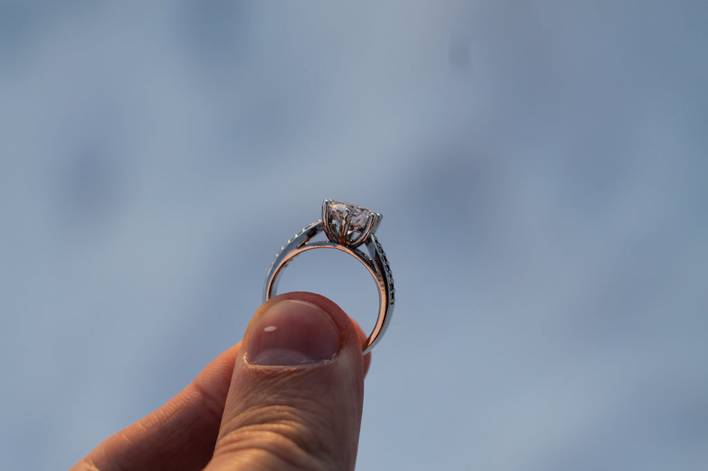 1 Carat Round Cut Solitaire Diamond Ring With Double Line Shoulders | 14k White Gold | Engagement Ring