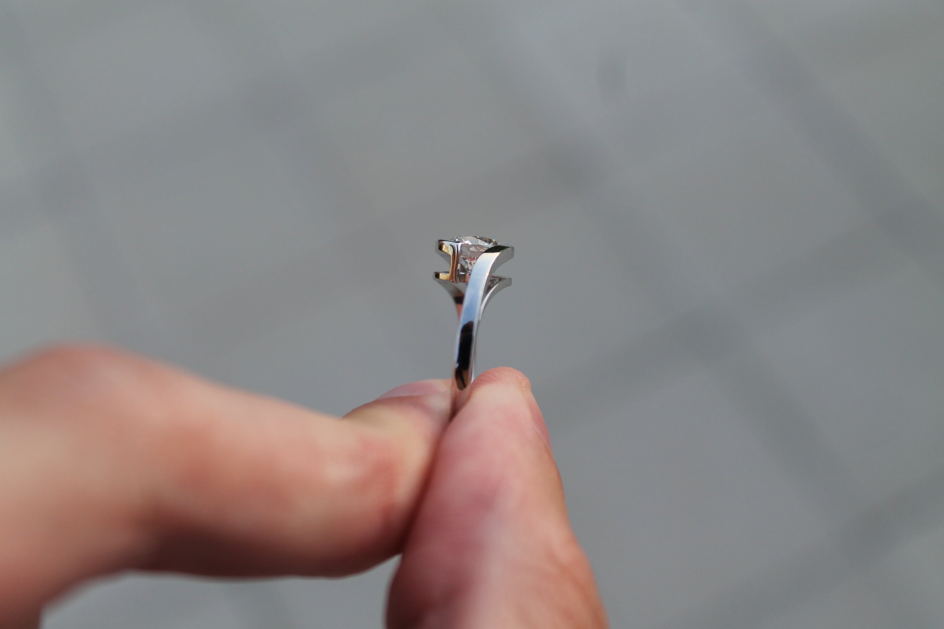 1 Carat Round Cut Diamond Solitaire Ring With Single Twist Sides | 14k White Gold | Engagement Ring
