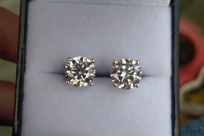 4 Carat Diamond Stud Earrings