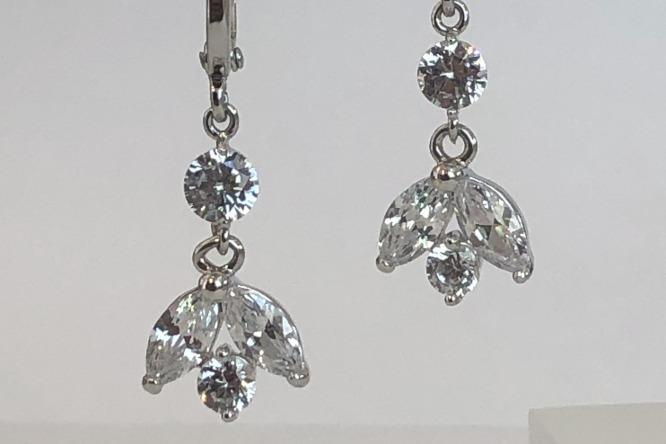 2.8 Carat Maruise And Round Cut Diamond Earrings