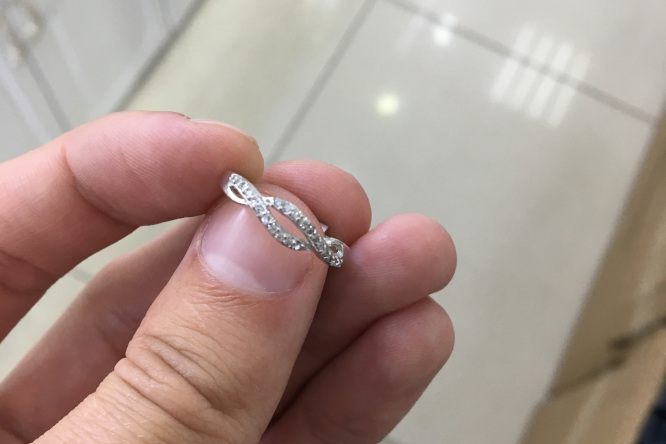 Mini Twist Diamond Band Ring