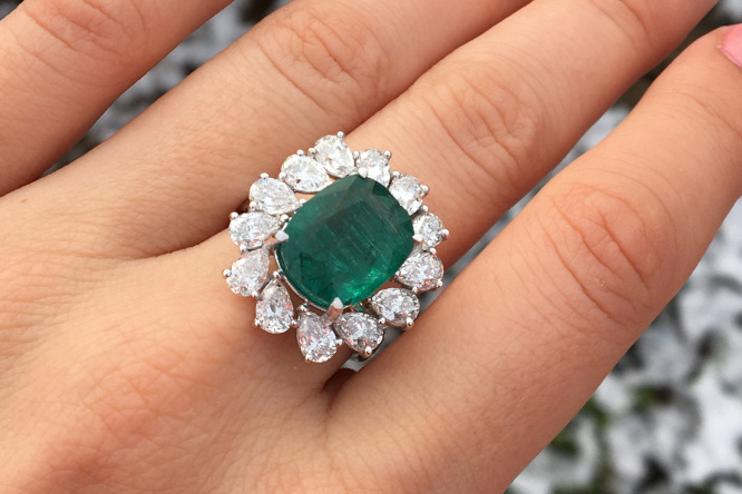 Cushion Emerald Diamond Flower Ring